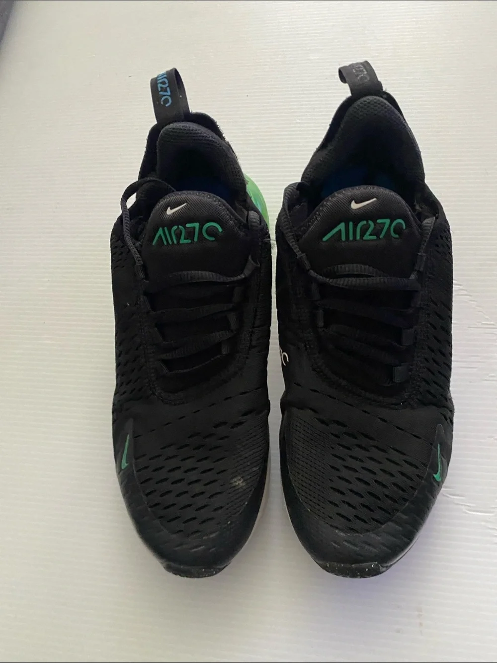 Nike Air Max 270 C Size 6Y  Sneakers (needs cleaning & laces)
